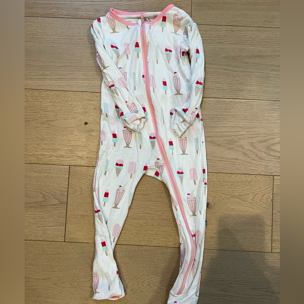 Kickeepants sleeper